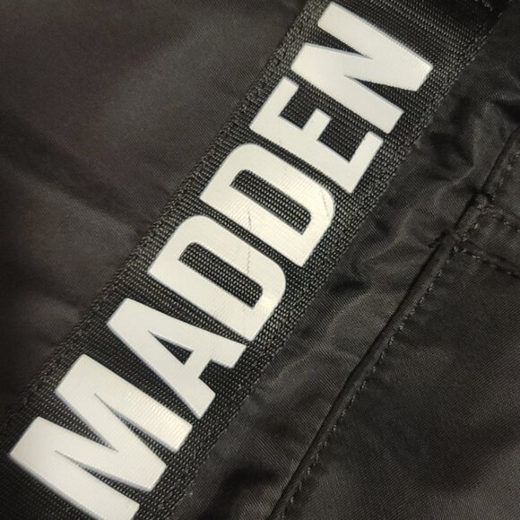 Steve Madden - Picture 3 of 6